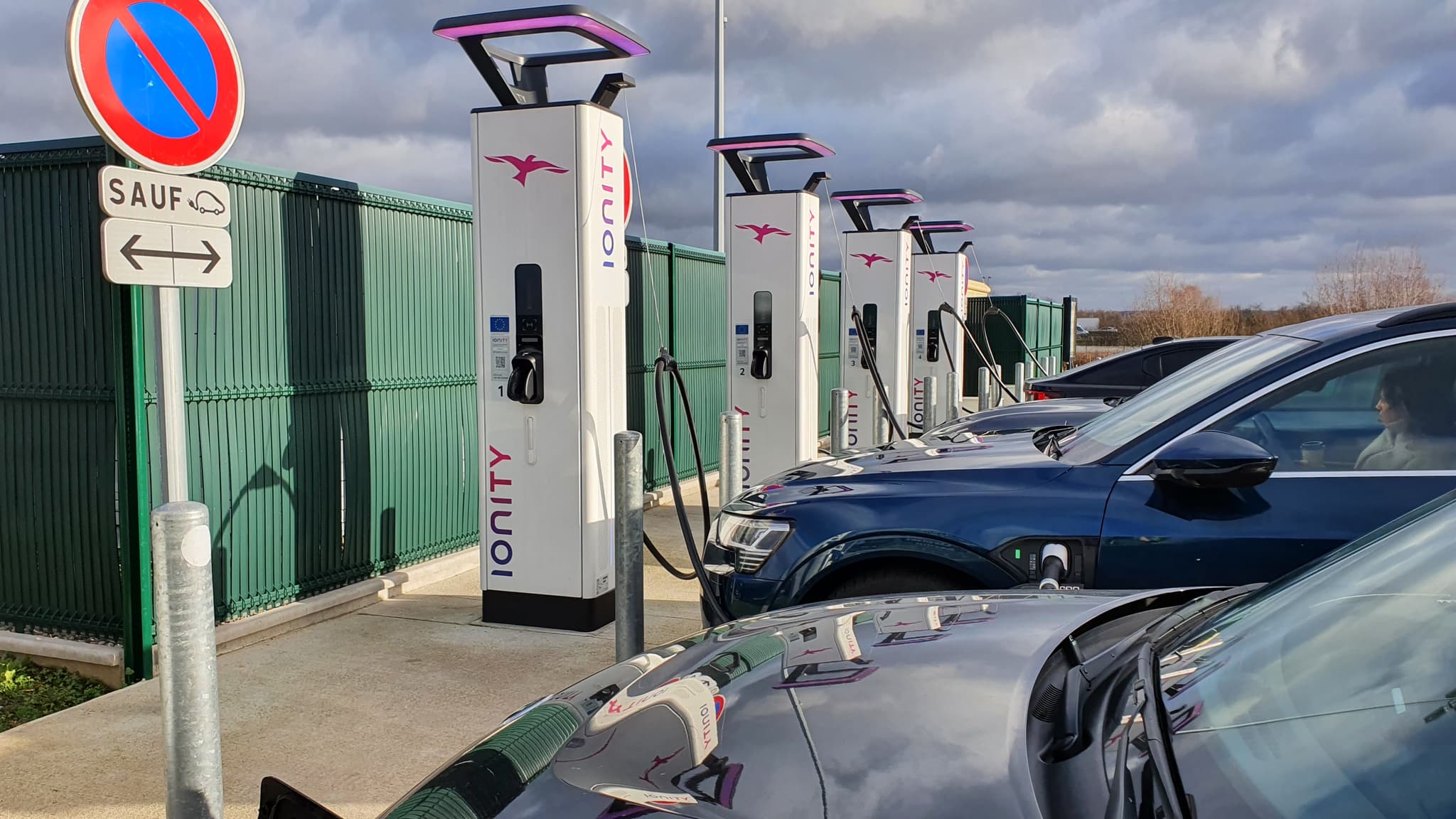 electric cars charging elekrisch rijden