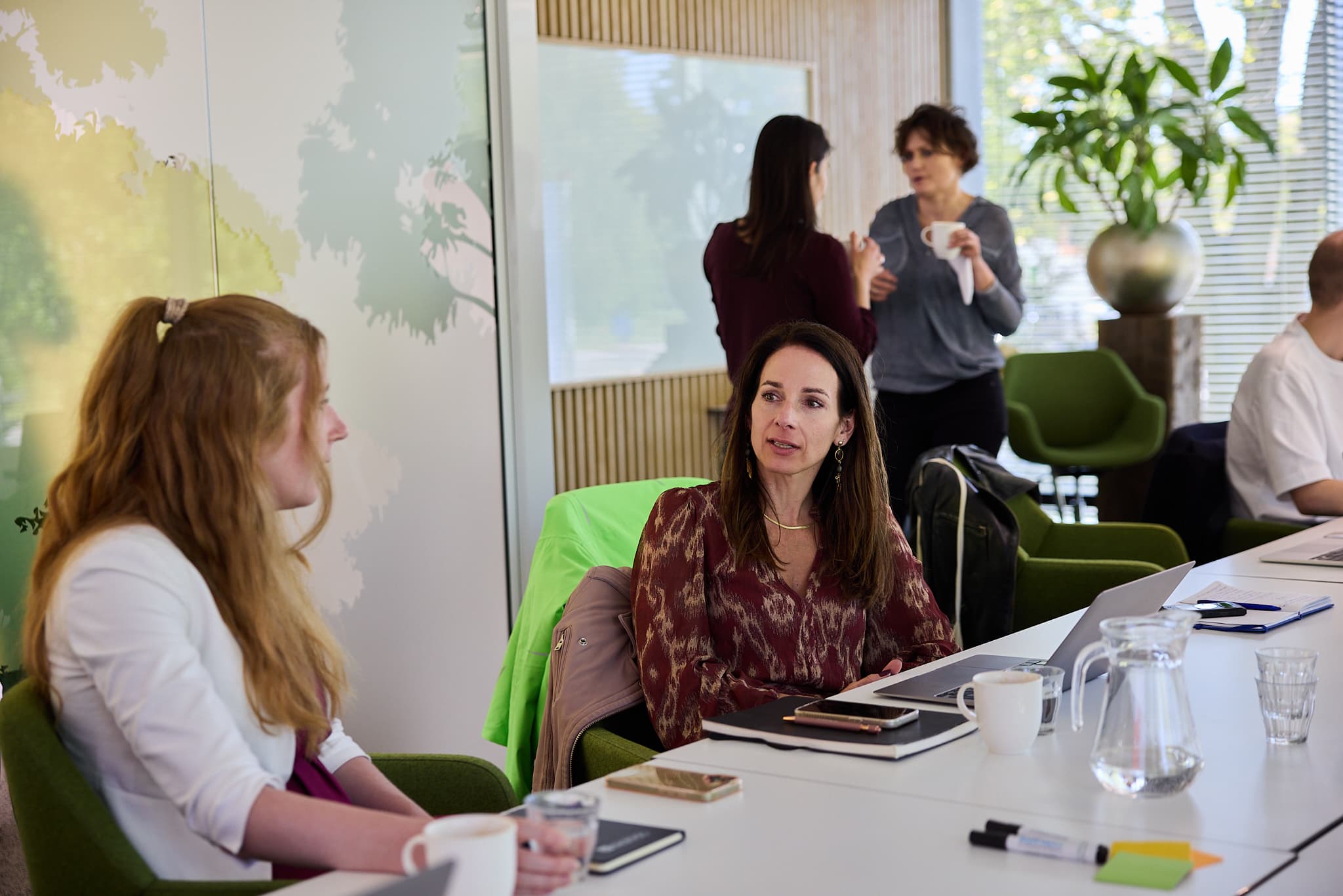 Ondernemers in gesprek tijdens een groepsessie