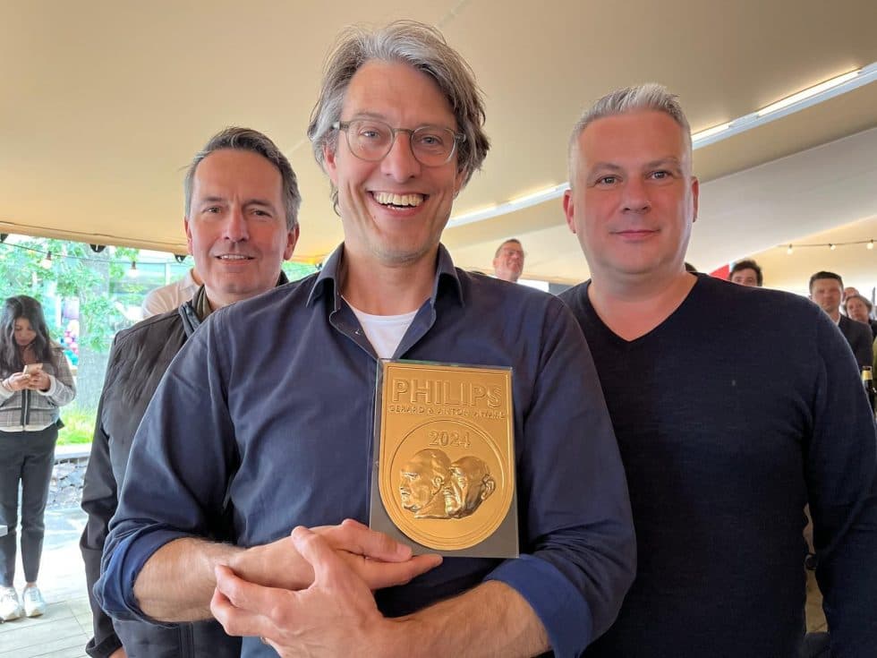 Joris Castermans (Whispp) bij het behalen van de Gerard & Anton Award in 2024